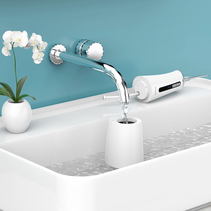 4 chế độ làm việc 300ml Electric Jet Cordless Portable Water Flosser
